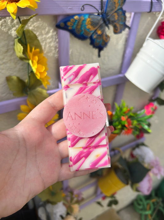 🖤 Flora Flowershop – Anne’s Topped Wax Bar