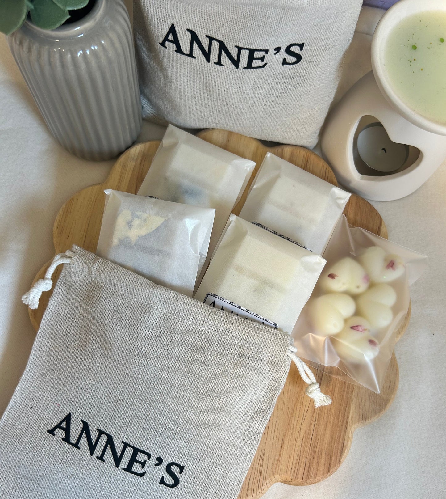 The Anne’s Signature Scent Bag